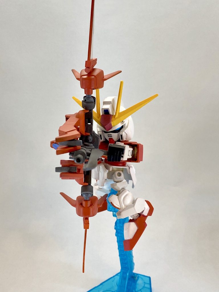 こんな感じでライフルの持ち手がフォアグリップになって構えることができます。