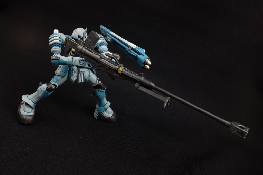 当時やってたゲームでは結構白っぽい色だった(と思う)ので明るい青にしてます。おかげで白デカールが目立たない