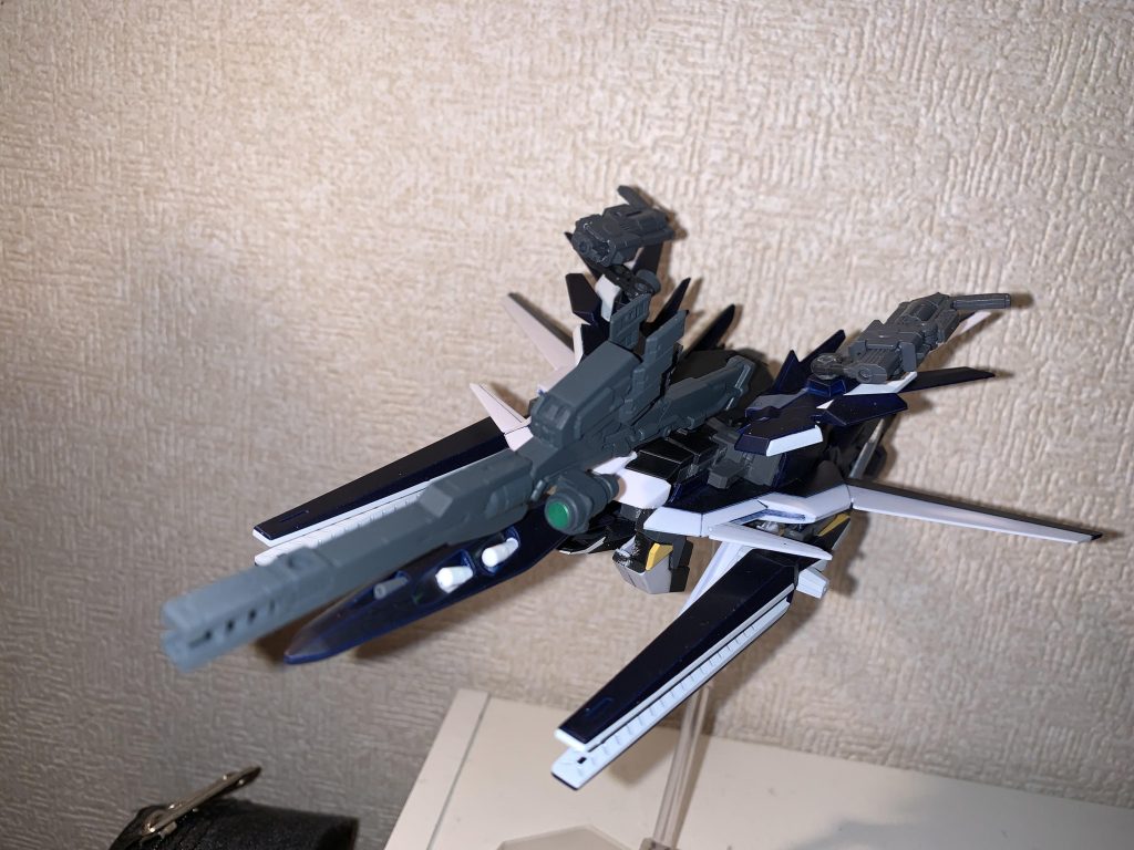 ウェイブライダー形態
AMリボルバーはこの状態でも使用可能