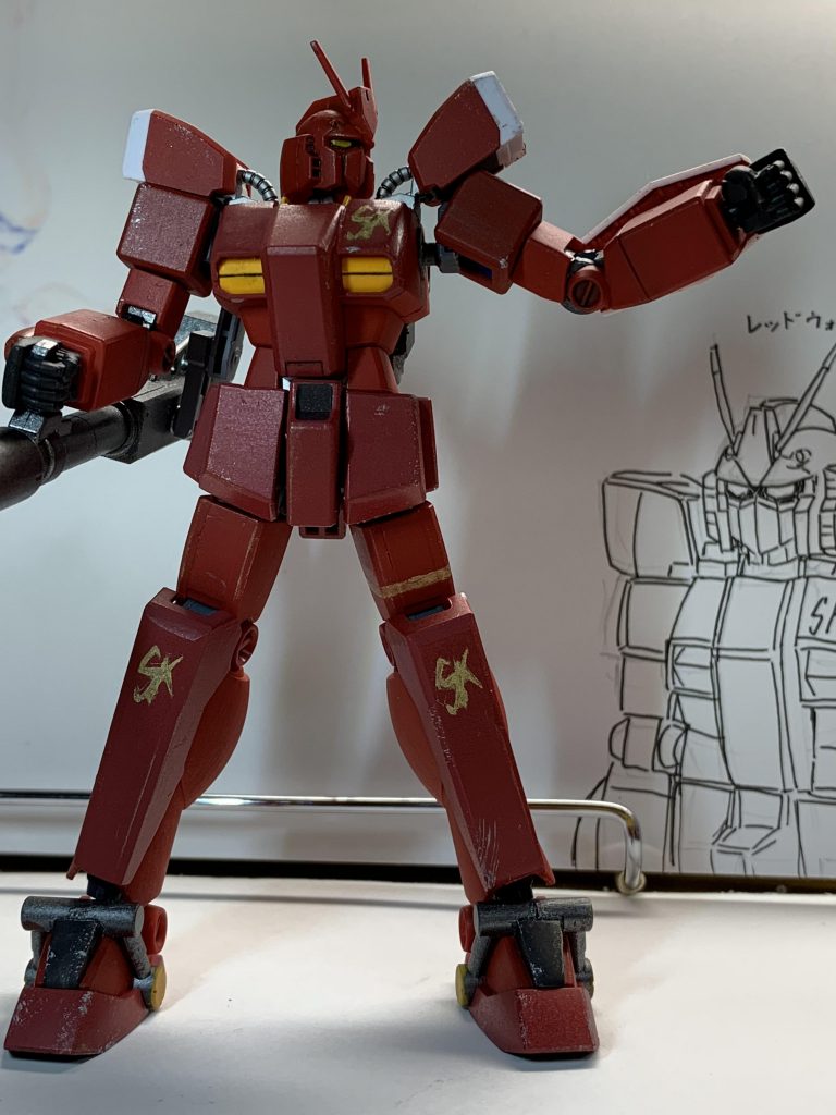 盾裏は赤。
丸指ハンドが映える。