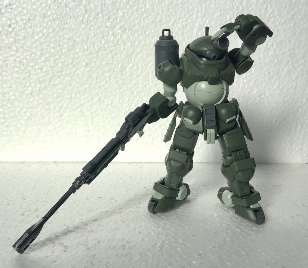 大凡の構成が決定した頃。「量産機を限られた予算で改造した」という設定にしたかったので「アレもコレも！」はナシだなと思い、この後Gレコグリモアの下半身と同じ仕様に。肩だけレッドベレーの物を使いました。