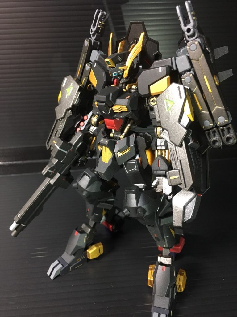 ## 背面 スパイクシールド×2
ウヴァルと同じ物。厄祭戦時からの正式装備としました。