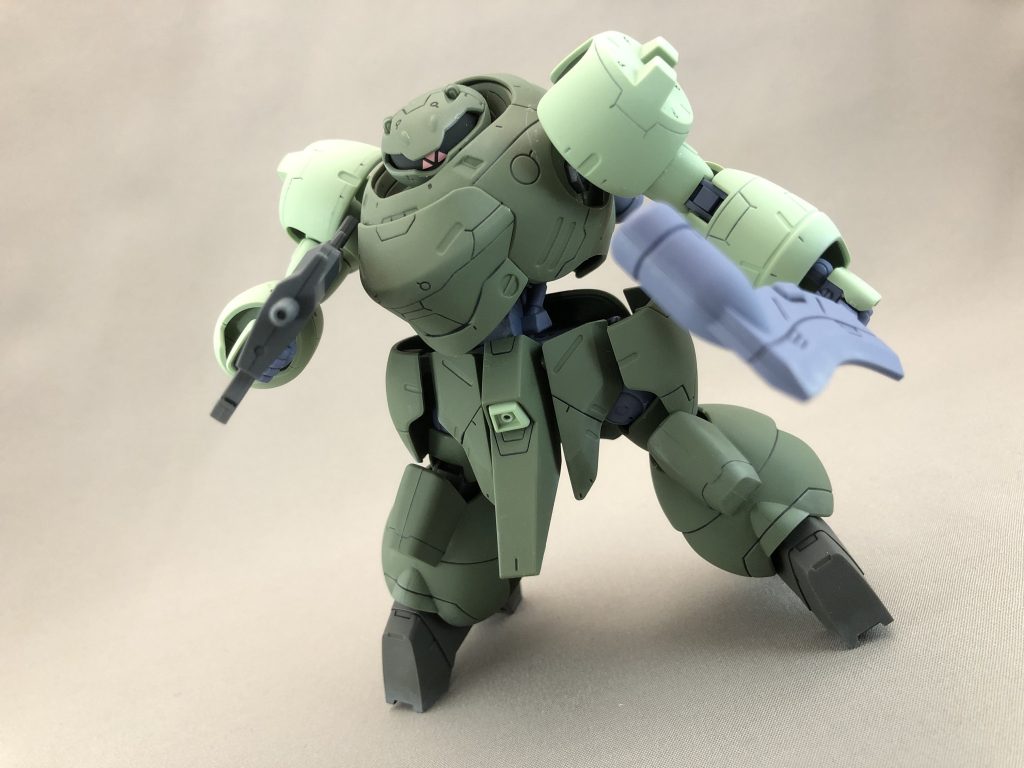 そして締めはこの人、ランドマンロディさん!(色は据え置きこの丸っこいフォルムが私を狂わせる...手に持った時の満足感が他にない、思わず常に握っていたくなるガンプラです。