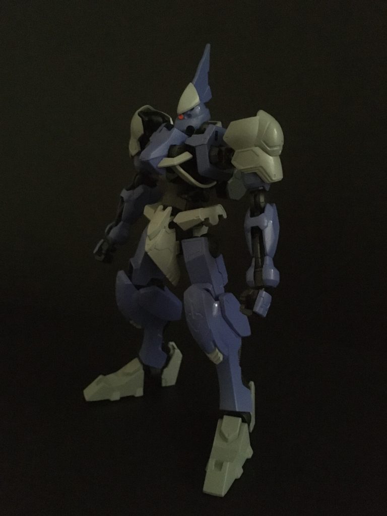 ローカル社は、MSL-02「タナトス」とは異なった特性を持つ近接戦闘型MS「アダマス」の運用に成功する。