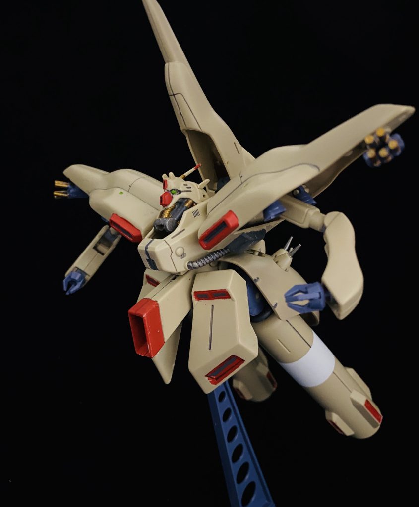 サブアーム展開。
シタデルを部分塗装。
プロペラントタンクはシール！
白の広い面は難しい…。