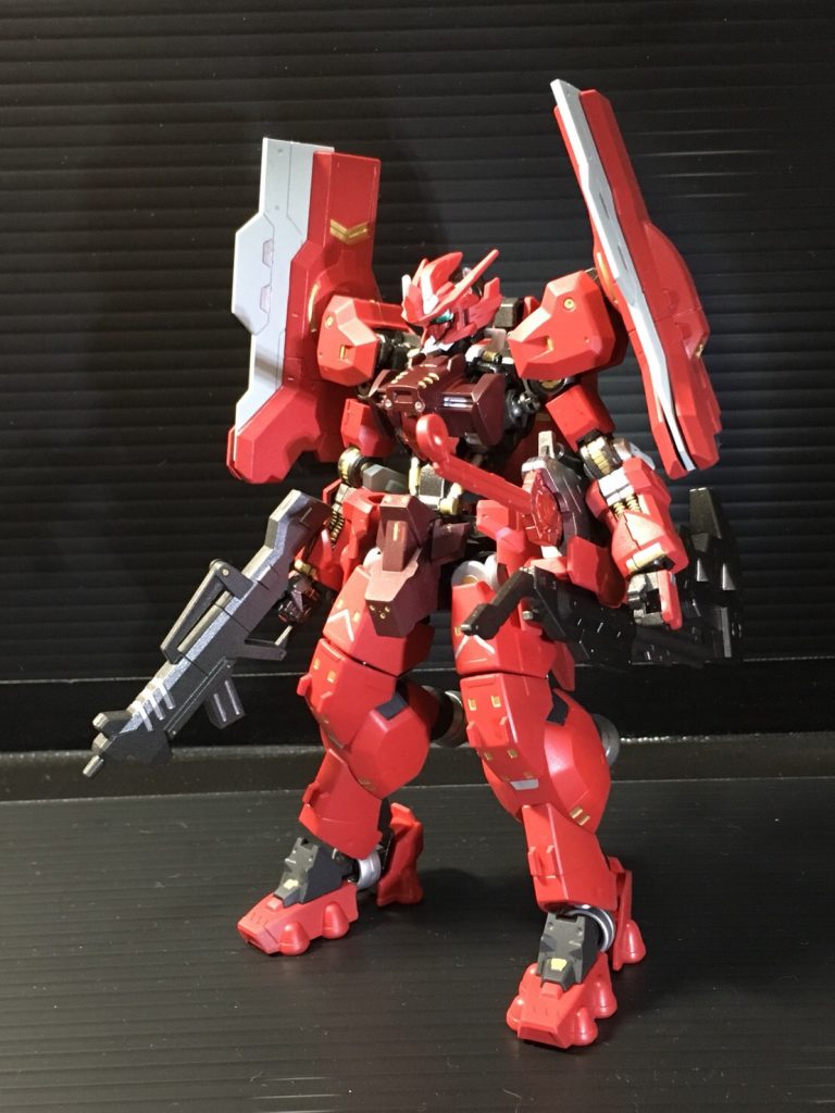 フル装備

本体を改造素材に使って持て余していたアスタロトのライフルも追加しています。