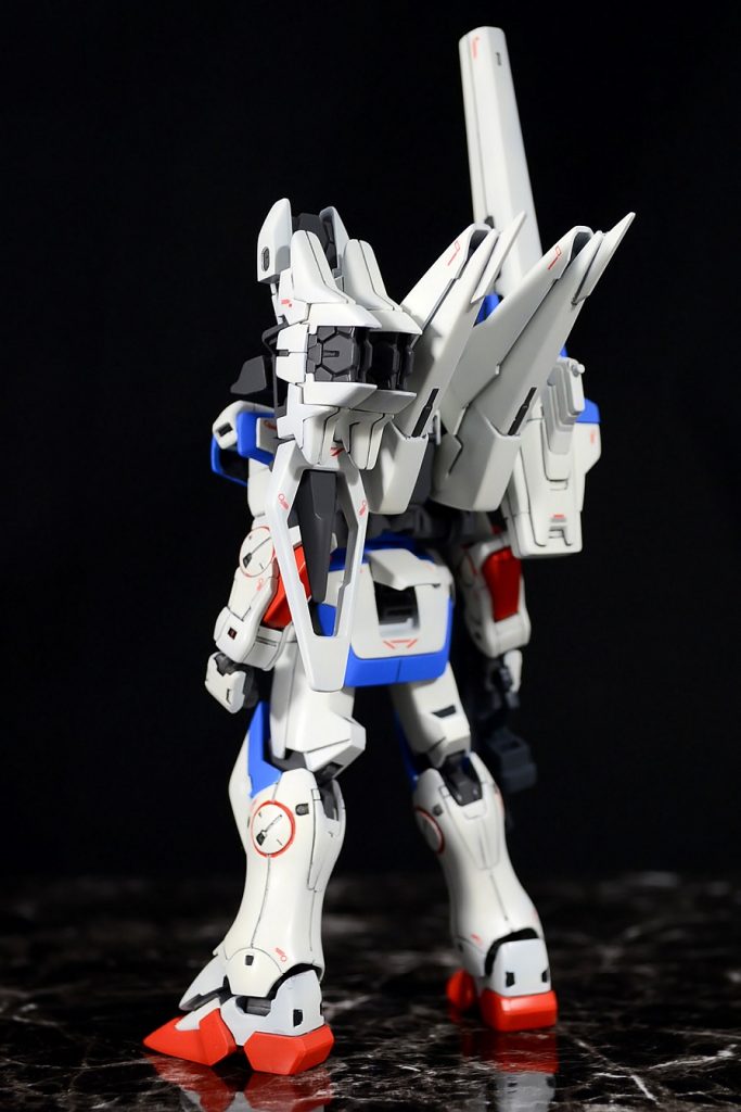 ■塗装レシピ(ガイアカラー)
白:ウォームホワイト
青:アイスコバルトブルー
赤:ローズブライトレッド
黄:ビビッドオレンジ
グレー1(手など):ニュートラルグレーⅣ
グレー2(ビームライフル):スノーダークグレー
グレー3(その他):ジャーマングレー
ビームエフェクト:クリアーホワイト
スミ入れ:タミヤエナメルダークグレイ、ブラック