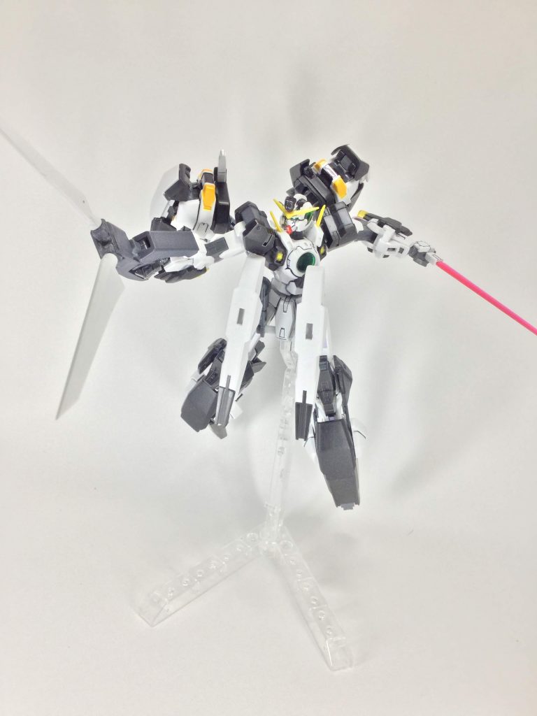 ビームサーベルとの二刀流
ビームサーベルで間合いを取り、シザーソードで相手を切断