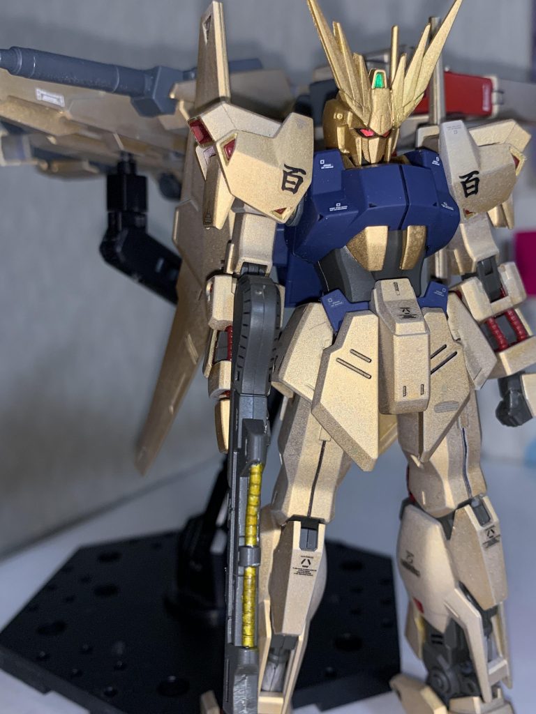 ライトニングBWS.Mark-ⅡがフルバーニアンベースのためUC世界の百式との相性もよく、塗装するだけでいい感じにまとまるのは良かったです。
 ブレイヴジュエル以来の全塗装ですが、やはり作りきった感は高く楽しかったです。