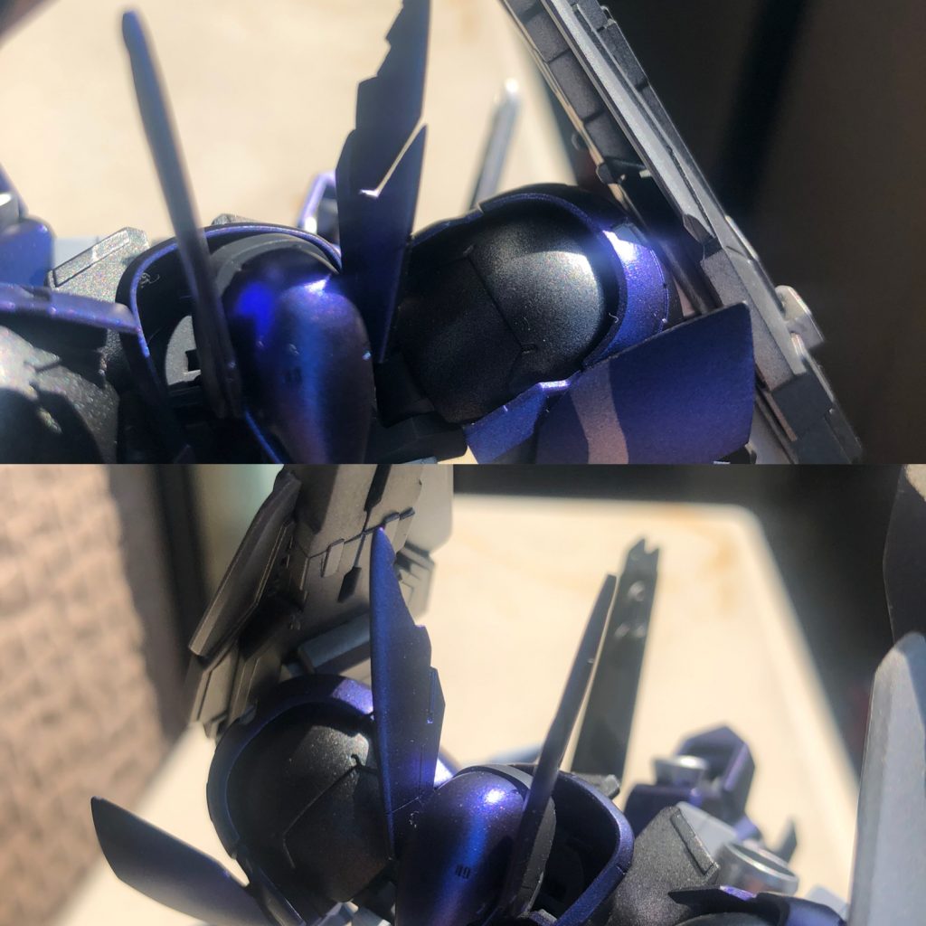 頭部ブレード?アンテナ?
切り欠きと切り離しで造形しました。
ついでにベランダで天気の良い日に撮ったんで粒子感見てもらえると。
ガイアのプリズムメタリックブルーバイオレットをメインカラーに。
危ないくらいギラギラしてたので、半光沢にして少し抑えました。
気づかないと思いますが、これを踏まえて見直してもらうと、光の当たりかたで明るいところはバイオレット、暗いところはブルーが強く出てると思います。部屋の照明の色とかでも違って見えます。