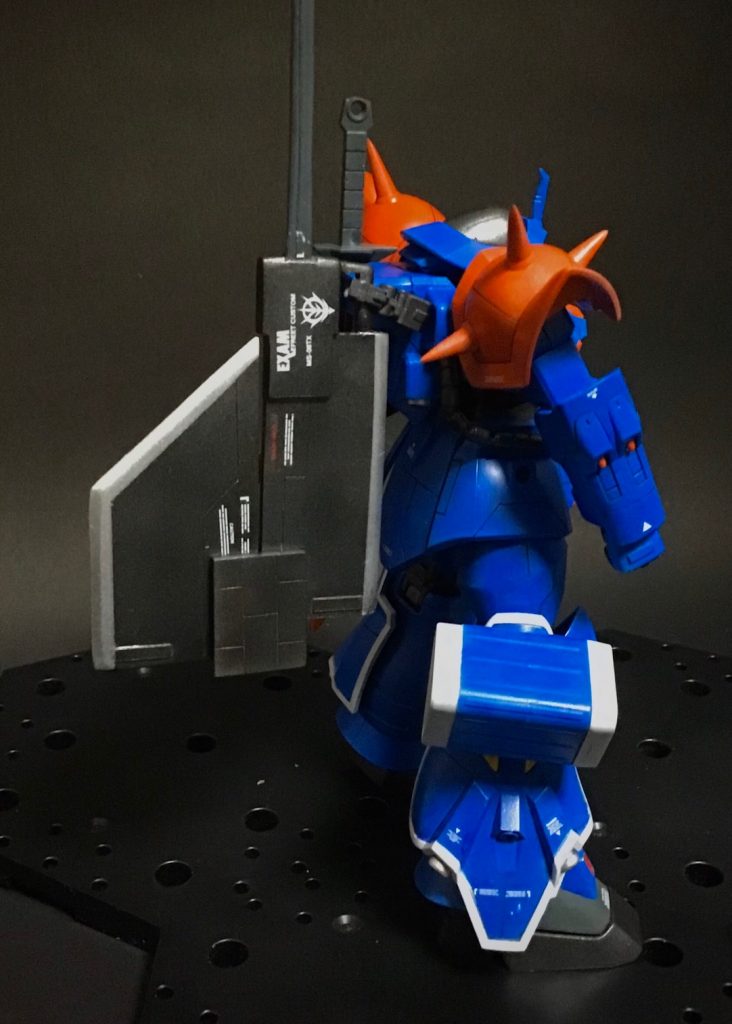 こんな感じで折りたためて携帯出来るようにしています。