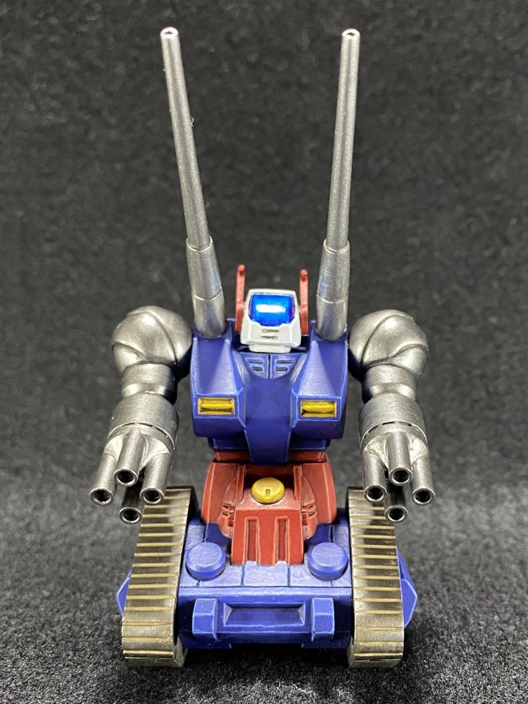 塗装はガンメタ部以外はシタデルカラーのクラシックメソッドで塗ってみましたが、塗料が濃いのか筆ムラが…(--;)