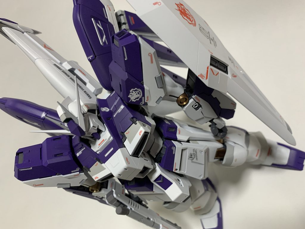 頭部と胸のパーツを塗り分けしました！