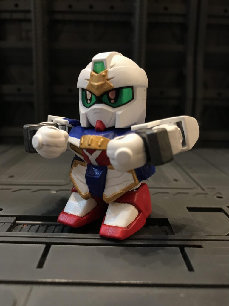 股ブロック自体を身体に引き込むことで、脚を縮められるようにしました。一見、ムダなギミックですが、これはこだわりなのです…。