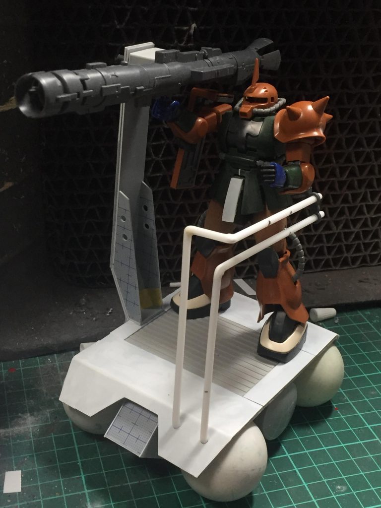 ここで大体の素材が揃ったのでレシピをば
・スキウレ砲 /HGUC ガンダム試作2号機(MLRS仕様)
・足場 支柱 下部骨組み/全てプラ板
・大型バーニア/waveのでかいバーニア×4 ピンポン玉×4
・大型タンク/ waveのでかい(ry
・小型バーニア/ HGUCシリーズの 
ジャ ン ク パ ー ツ(分かりませぬ('ω'乂))