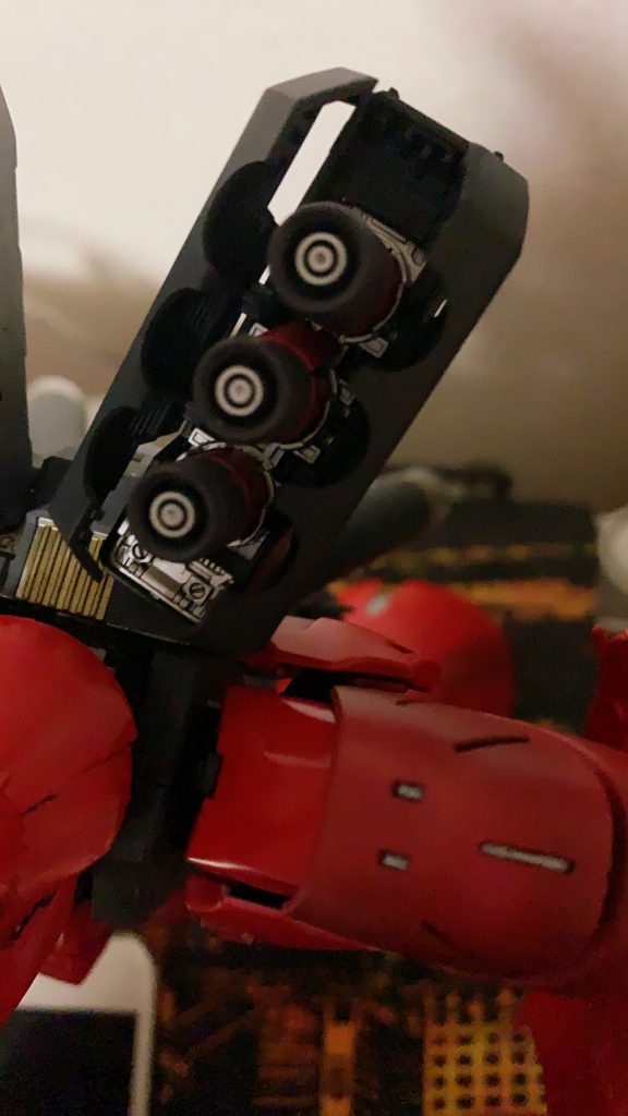 内部フレームのシルバー塗装とゴールドの筆塗りに今回かなりこだわりました②