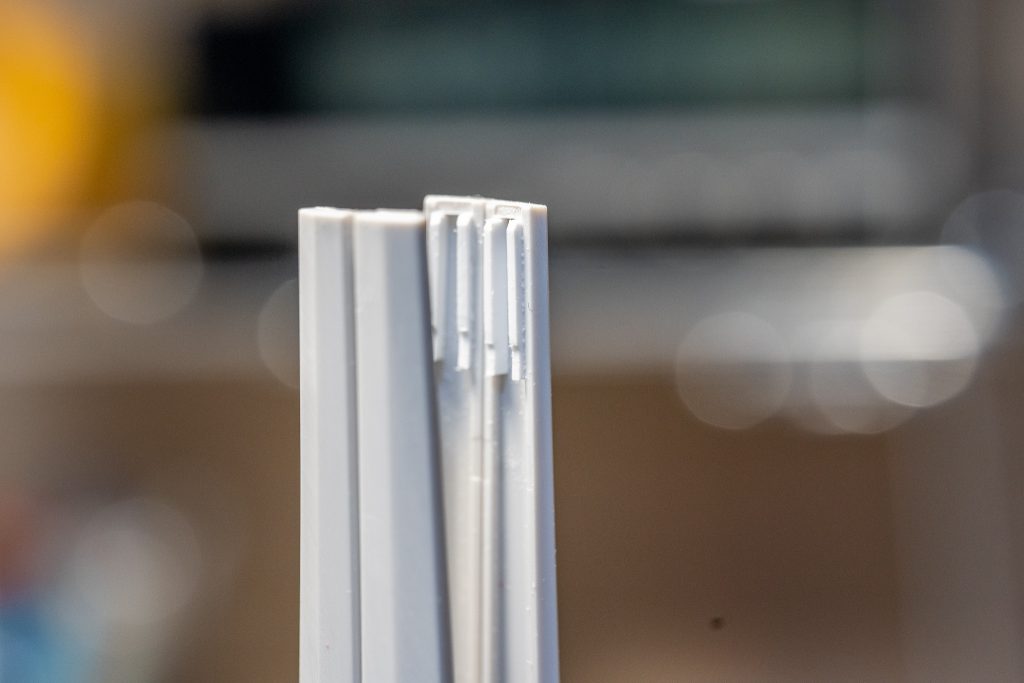 武装の内側が寂しかったので、先端にフレーム的な物を追加しました。