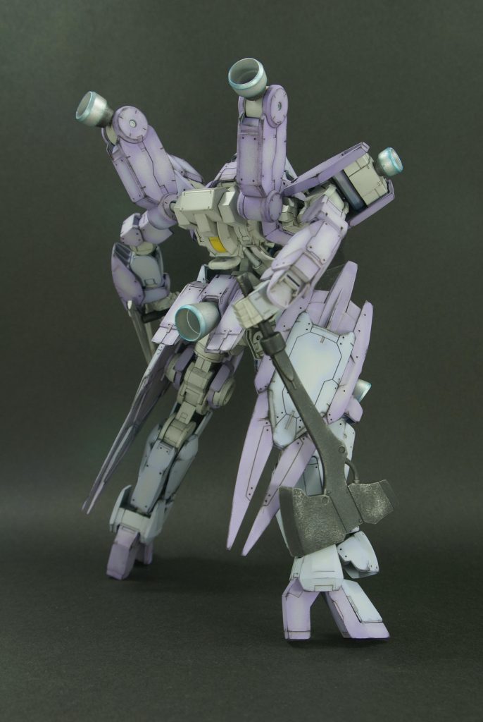 パネルの光と影を使い分けたかったのでフレームも明るめの色を選択。