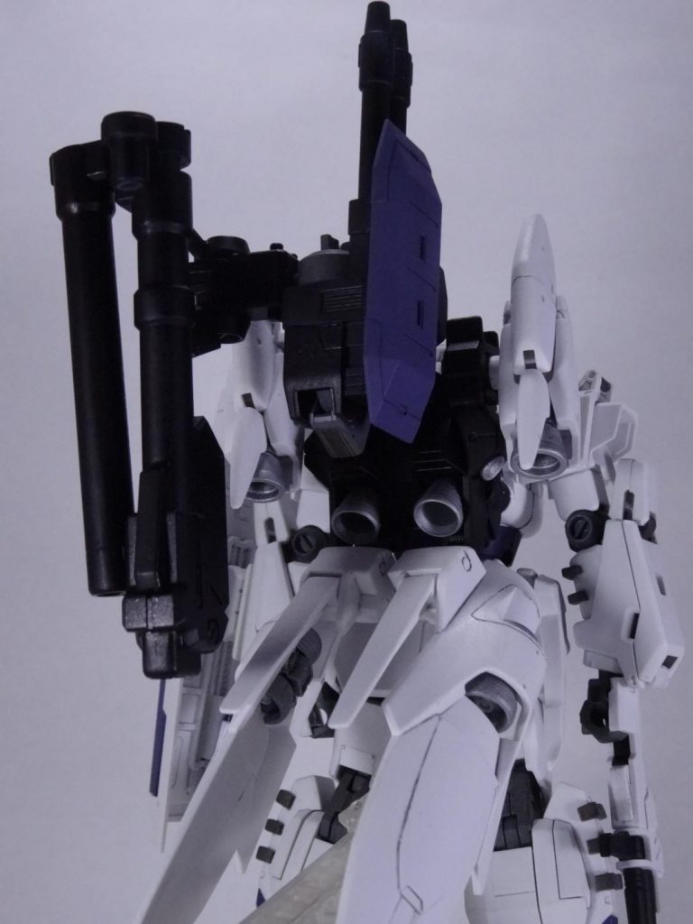 後ろから
支えなくても気持ち前のめりで自立できます。