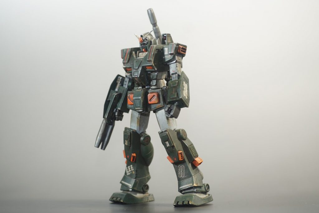 ウェザリングもここまでは、なかなかやることがないので、勉強になりました。
フルアーマーには、似合うと思います。