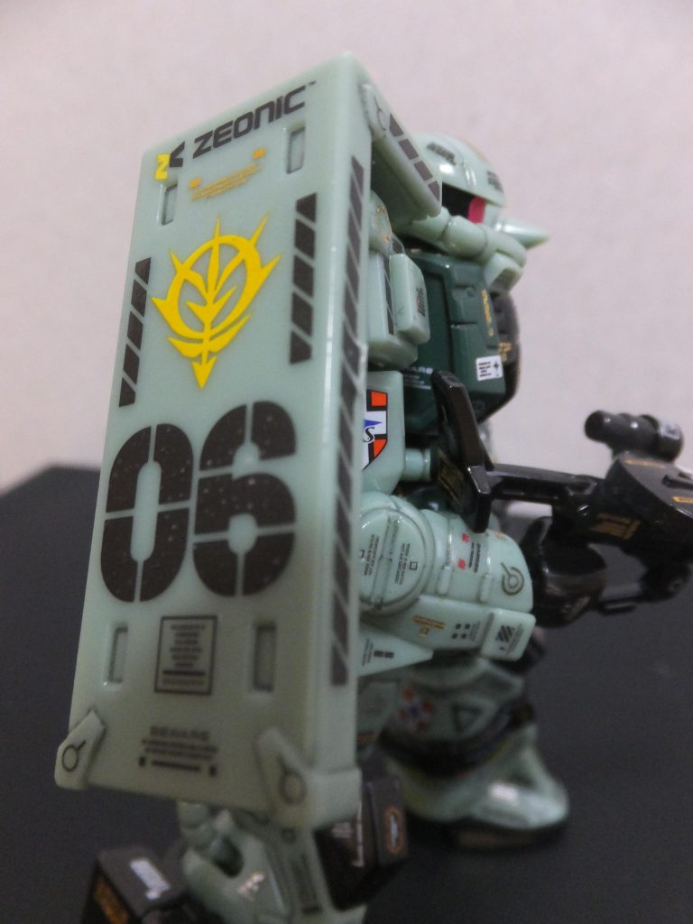 陸戦型ということでゴツゴツしたイメージに仕上げました