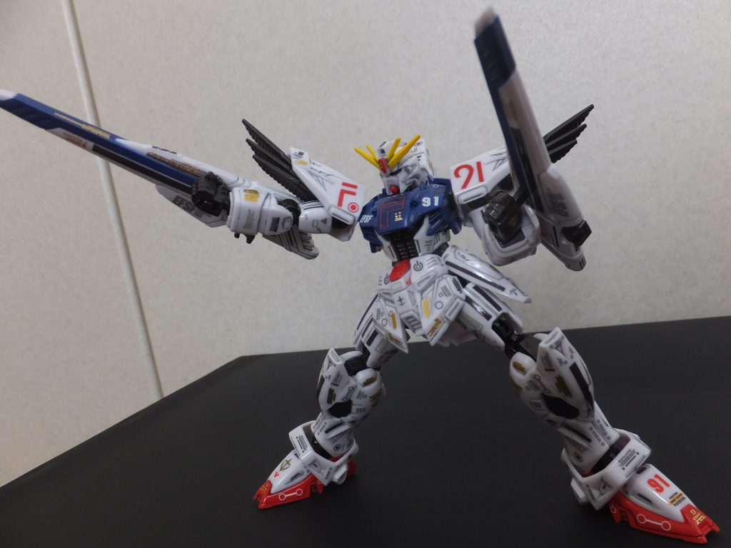 映画作品は何というかアレですけど、機体はかっこよくて好きです。