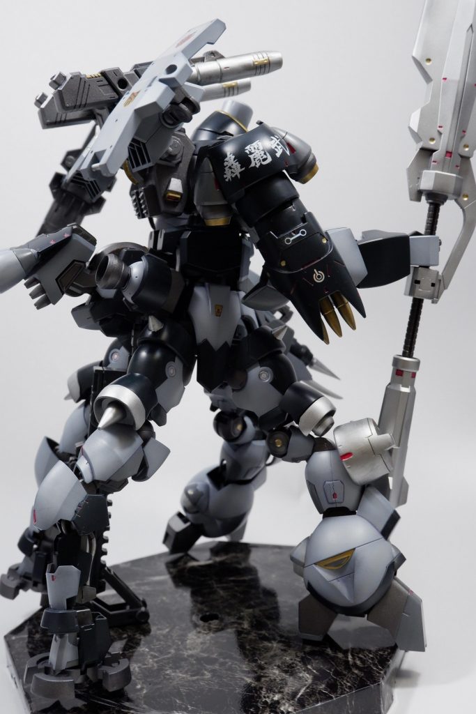 背中には百里の上半身をそのままくっつけてみました。
肩にはデカール貼ってます。