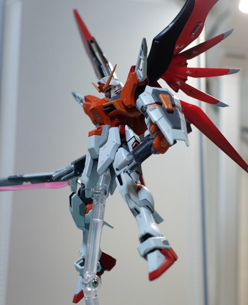 腰溜めもできるビーム砲