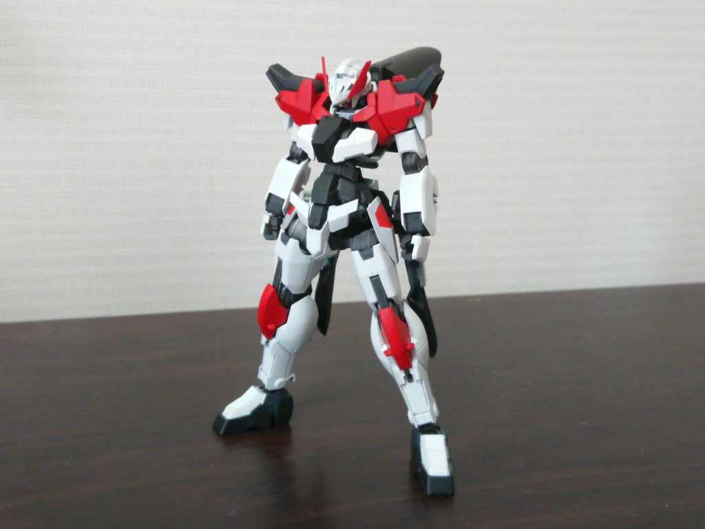 フルパージ状態(本体)
本体はデルフィングと差別化するためにカラーは白ベースに赤と黒の差し色にしました。