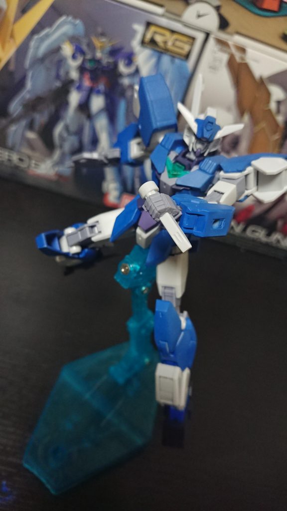 [ビームサーベル]
過去のデータを元に作成したモノ、出力は当時の物と同じ、だがエネルギーの違いで使用出来る時間は限られているのが欠点である。