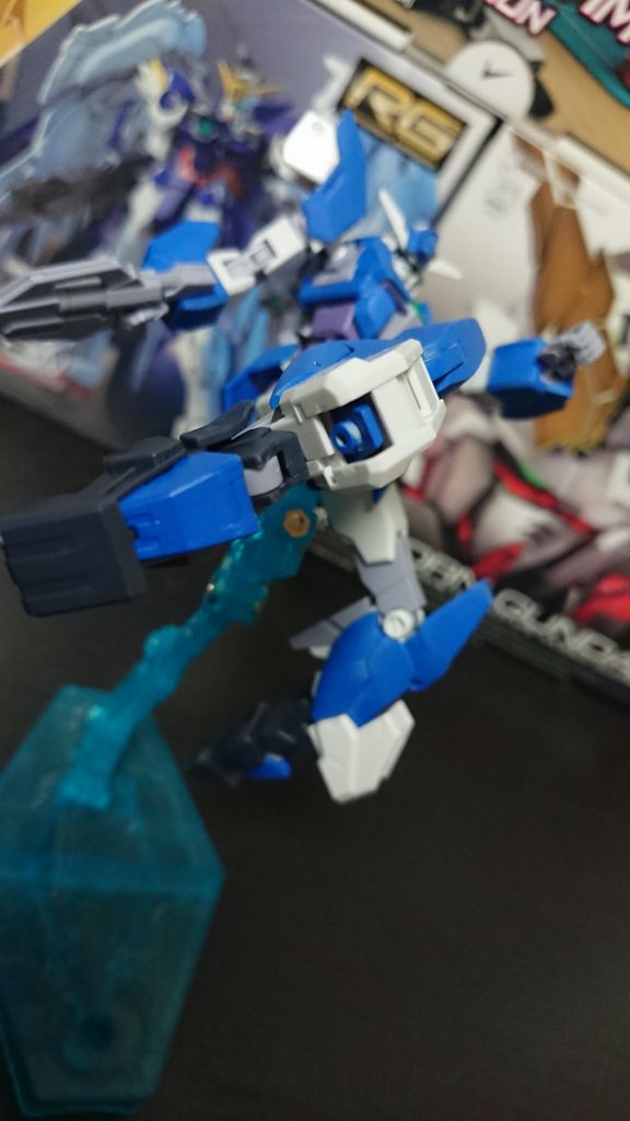 [隠しビームサーベル]
接近戦を得意とするこの機体につけられた兵装、これもビームサーベルど同様エネルギーの問題から使用は限られる。