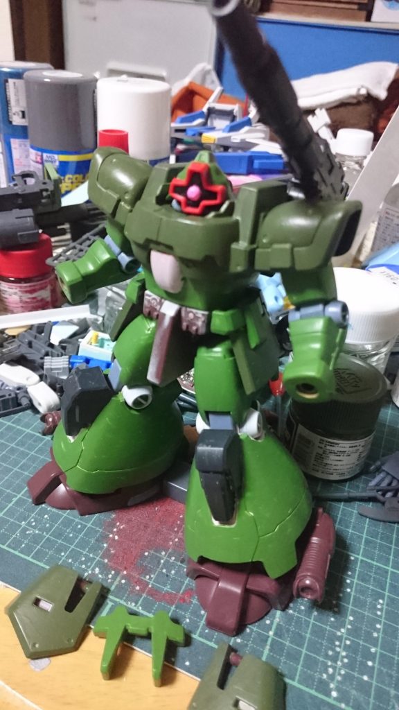 ベースカラーはロシアングリーンの1,2を使用
そこから迷彩パターンを塗っていきました