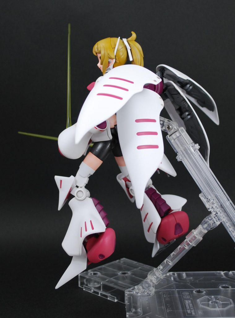 羽の可動に苦労しました。広がりすぎるので。