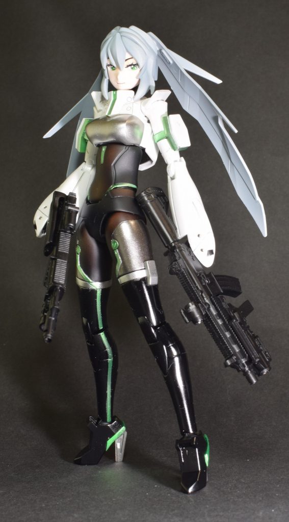 脚はブーツっぽく。