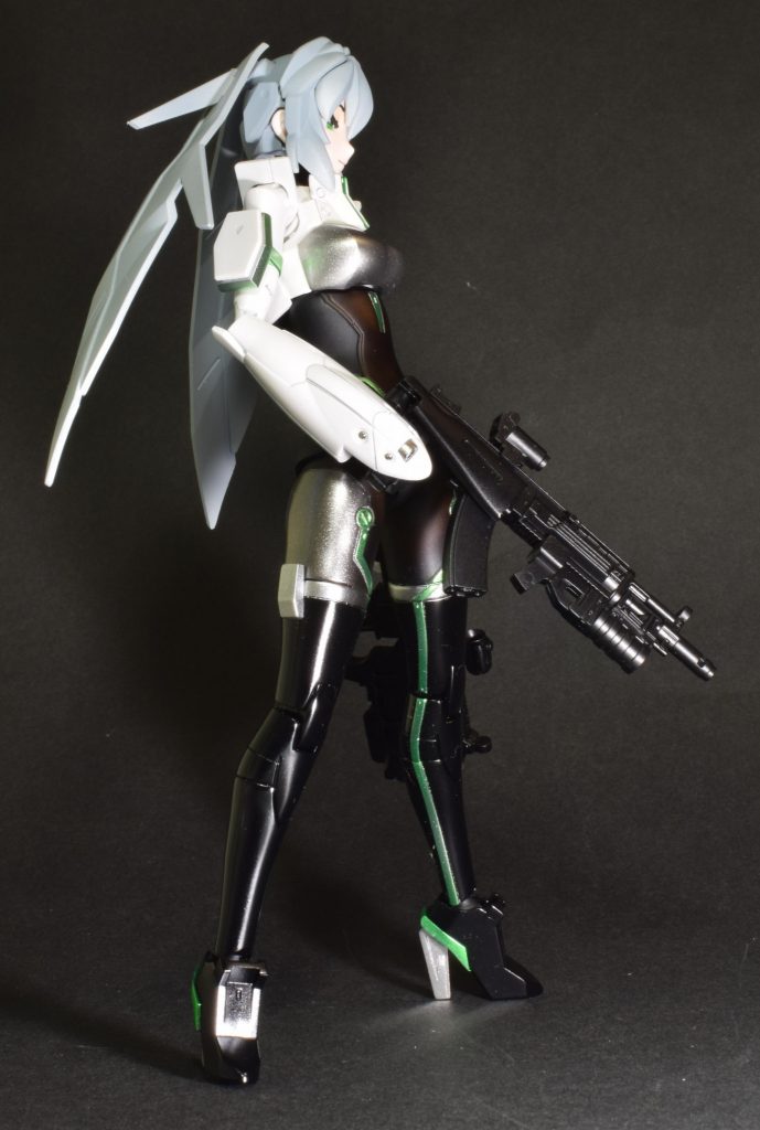 靴とヒールは好みで改修。