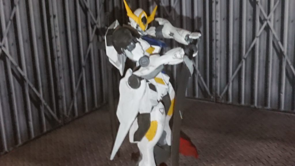 「ふむ。太刀の変更、構えなどはしっかり出来ているな」
その機体を動かす女性は昔から習っている剣術をベースに作ったプラモをスキャナし、今流行りの「ガンプラバトル・ネクサスオンライン」という略してGBNの世界で自身の愛機であるガンダムルプスの動きを調節しており,自身が心の底から信頼しているパートナーの者に作らせた機体だけあって戦の神である「毘沙門天」の一字を肩に筆で記しながらも愛用機として扱っている。
「よし!今日も思いきって強者と戦うか」
というのが彼女の強さを求める楽しみでもありまたガンプラバトルこそが彼女の中では生き甲斐としてハマっている趣味のひとつでもあった。
(因みに、この女性の養子は腰まで伸ばしている黒い髪を束ねるポニーテールで170を越える高身長で尚且つ男女ともに校内で人気ある美少女JKという設定ですが……)
まぁ、そこはご想像にお任せしますw