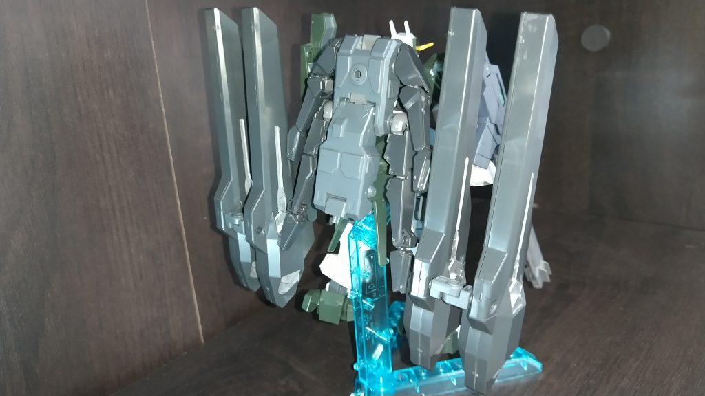 貼れる所余ったので背中貼ります