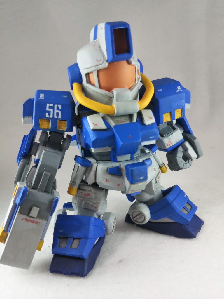 プラ板とパテで形状を変更しています。
塗装は水性筆塗りです。