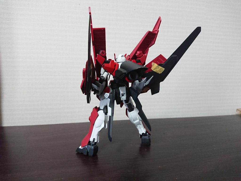 バックショット
シールドに懸架されてる剣はとあるコンペに間に合わなくてマスキングテープで固定してます。すいません!