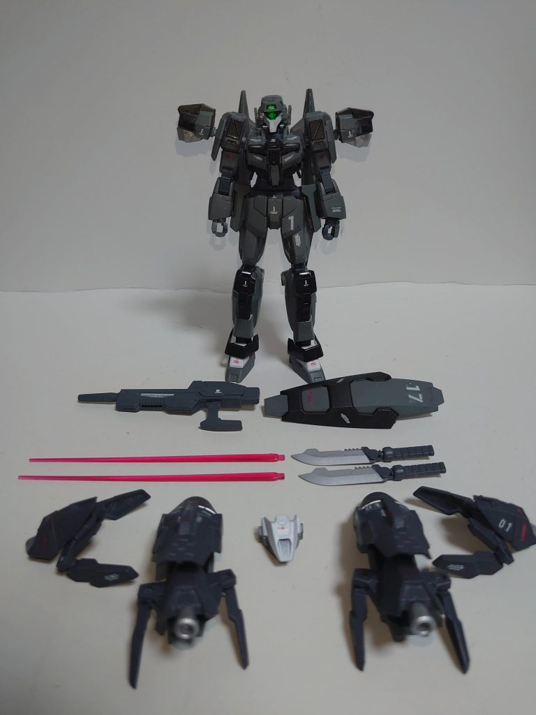 *・装備品一覧*
今回、素体になっているのは前回作成した[アクティブアデル指揮官機](https://gumpla.jp/hg/382814)です。
指揮官機用の装備一式＋ＦＡＳＴパックのパーツ構成になっています。