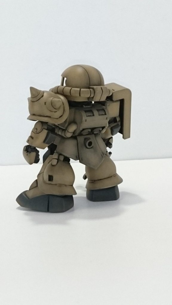 背面。

塗装はサンドカラーで汚し塗装を施して仕上げています。