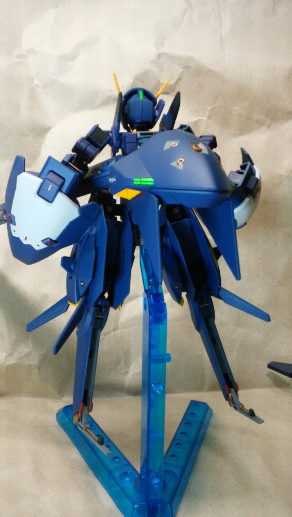 やっぱりウーンドウォートはこのブースターポッドが似合うと思う

当初追加装備無しのシンプルな機体を考えてましたがヘイズルⅡ形態にした別キットで余った盾を装着したあたりから[盛りたい]病が発症