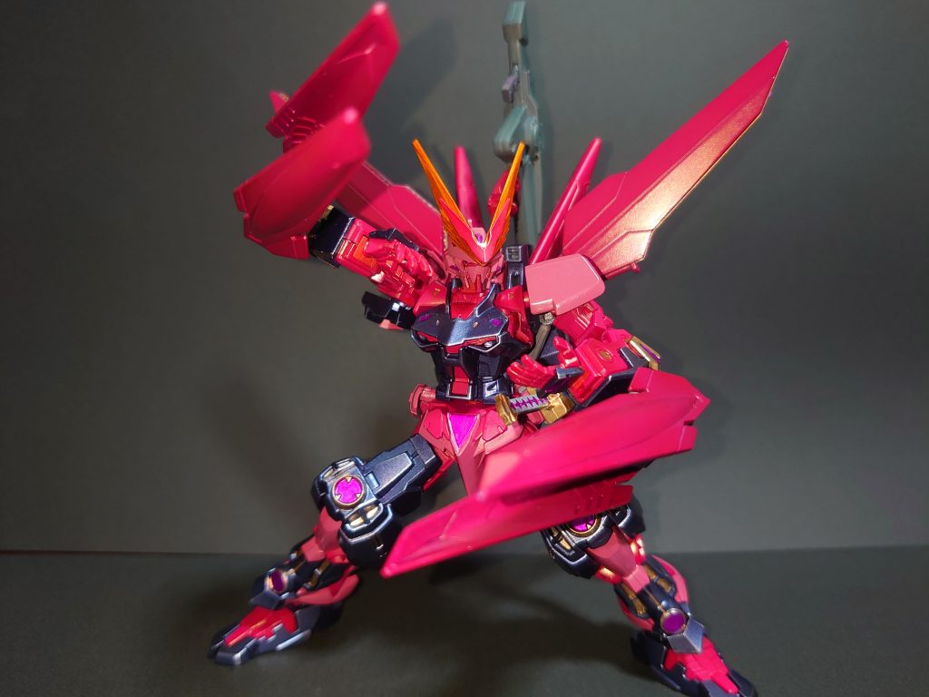 ペタルブレードです。
クローのような役割を果たします。またファングとしての使い方も残っています。