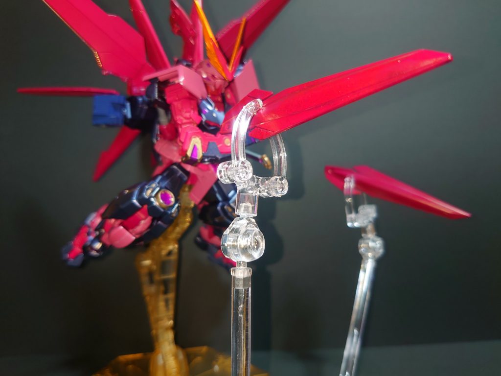 花びらを意味したユニットであるペタルはファングの役割があります。(アストレイなのにダブルオー…)オールレンジ攻撃で得意な近接に持ち込みやすくします。