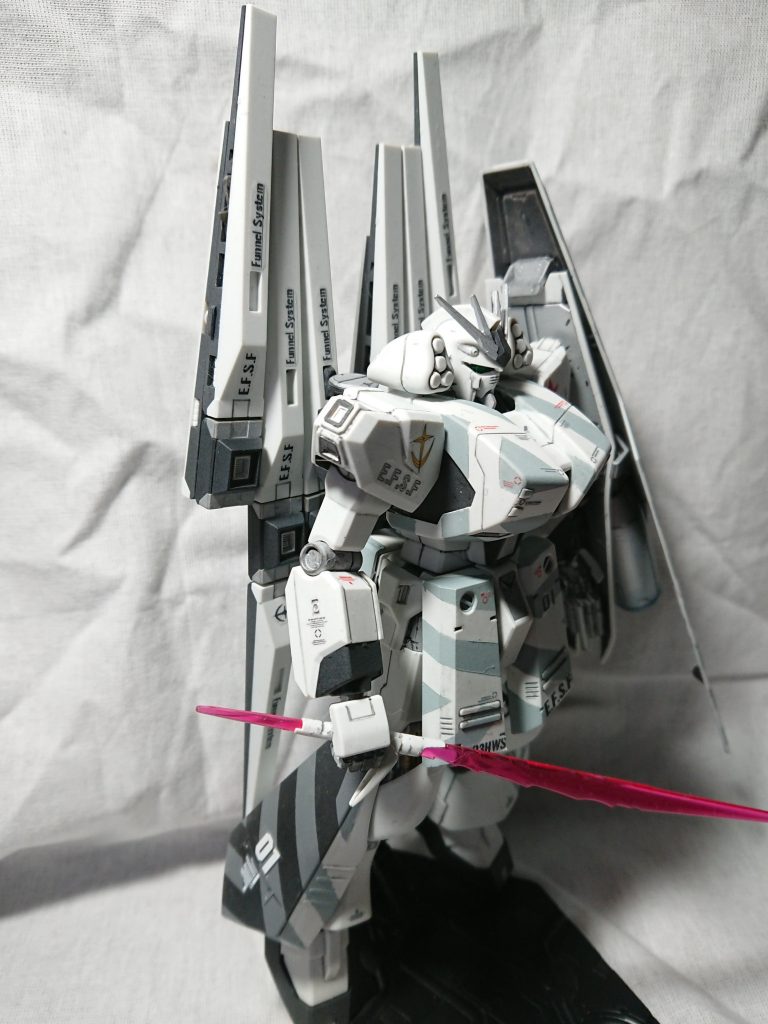 ダズル迷彩風 HGUC νガンダム HWS–4枚目/制作者：ＨＨ