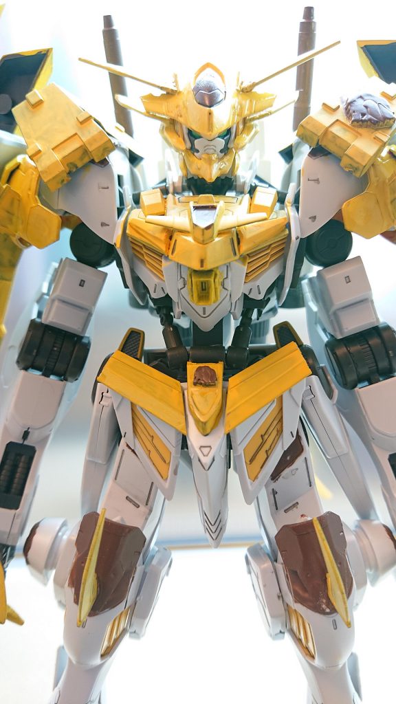 獅子王砲
レグルの胴体に装備されている粒子砲
ロビンフッドやコキュートスよりも破壊力が高く一撃で周囲の機体や要塞を破壊できる
ただしロビンフッドと同様エネルギーを大量に消費するためこちらも最終手段として使用される