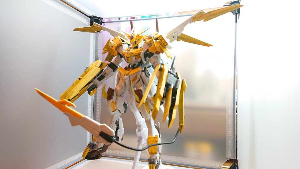 ワイルドモード
レグルが本来の力を発揮できる最強形態
機体の能力が全て上昇され、獰猛な戦闘を行う
肩に搭載したガントレットを腕に装備することで破壊力が強化され
バックパックのウイングが展開することで機動力も上がり空を飛ぶこともできる