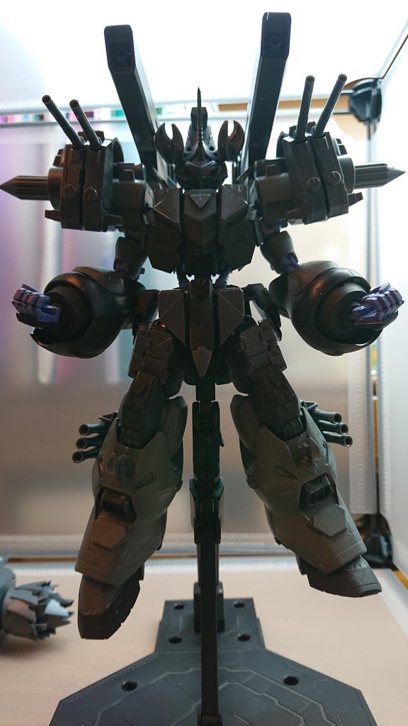 全身火器ボーグにはキャノン砲、バルカンポッド、レーザーなどの武装を搭載これを発射しながら移動することで複数の敵に攻撃を仕掛ける