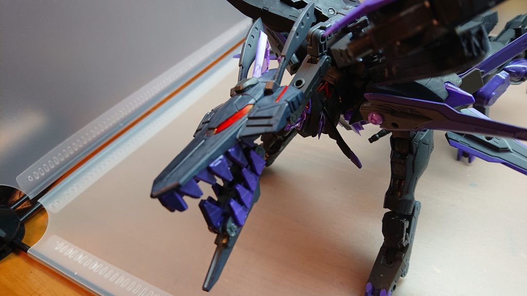 真の力を出す為にボロスは本当の姿へと変身する