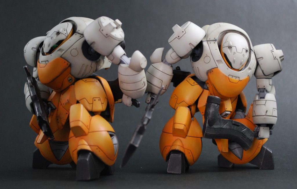 胴体の可動を拡げ猫背化、くちばしも短く加工しています。